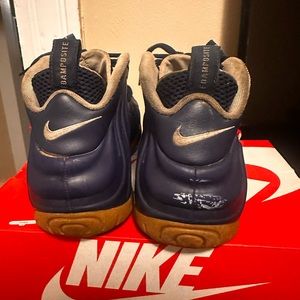 size 10 men USA nike foamposite used